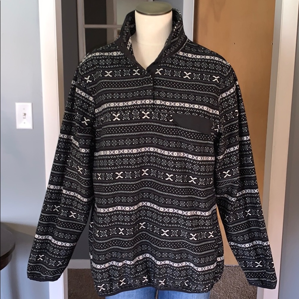 Jachs cabin pullover. Black and white men’s XL